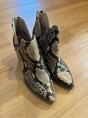 Women's Snake-Print Pointed Toe Ankle Boots - Black and Cream